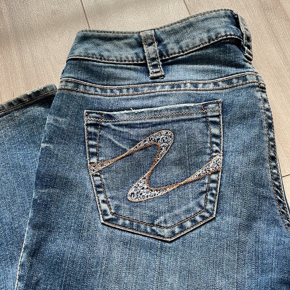 Silver Jean🩶 Tuesday - Picture 2 of 7